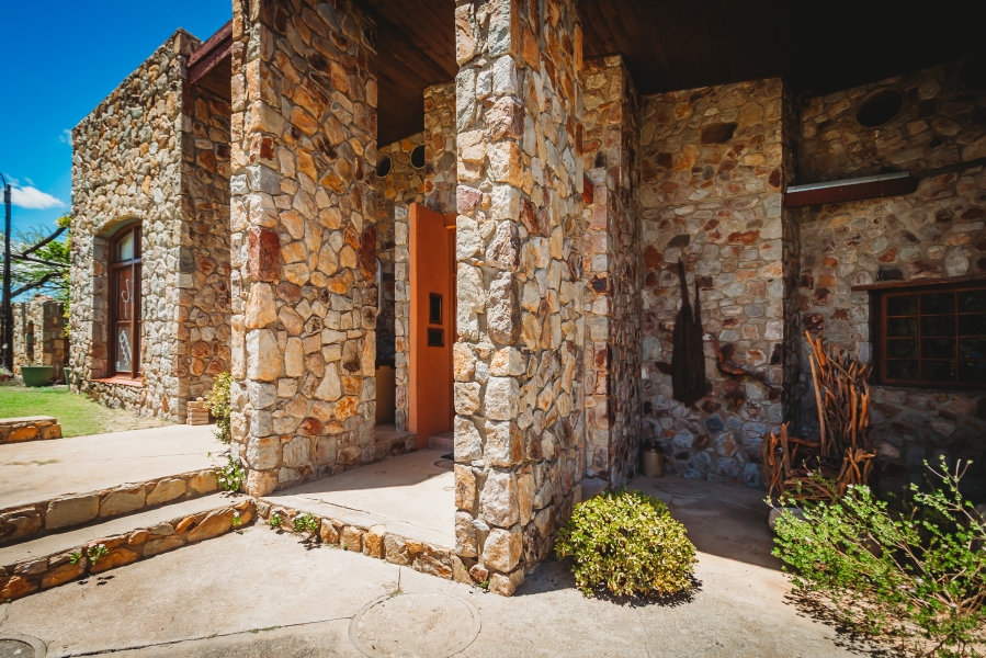 5 Bedroom Property for Sale in De Rust Western Cape